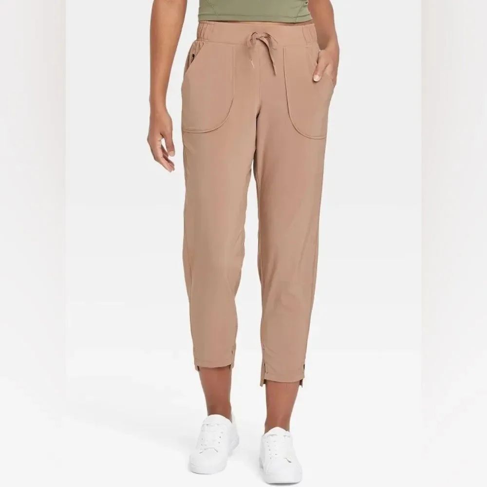 All in Motion Women’s Taupe Woven Pant Size Small